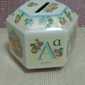 1997 Wedgwood Peter Rabbit ABC-Garden Bank-England